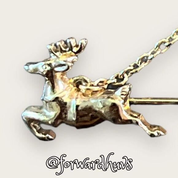 Vintage 1983 Avon Gold Tone Santa Sleigh and Reindeer Stick Pin - Picture 3 of 12
